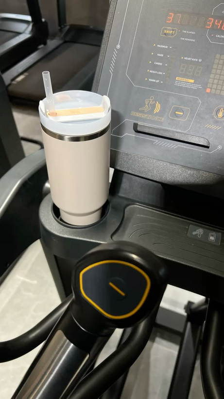 ماگ استنلی دسته دار اورجینال The Quencher H2.O FlowState™ Tumbler 40 oz دوجداره نی دار1.18 لیتر