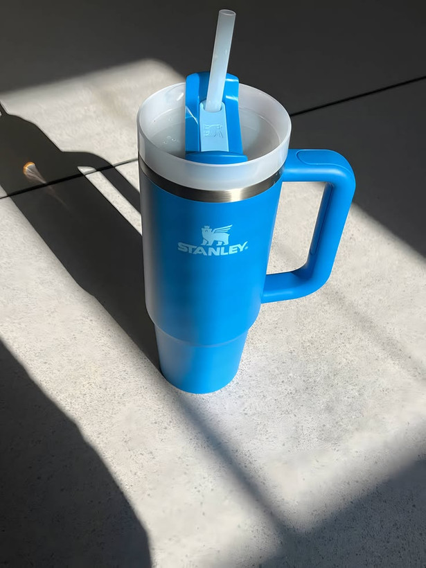 ماگ استنلی دسته دار اورجینال The Quencher H2.O FlowState™ Tumbler 40 oz دوجداره نی دار1.18 لیتر