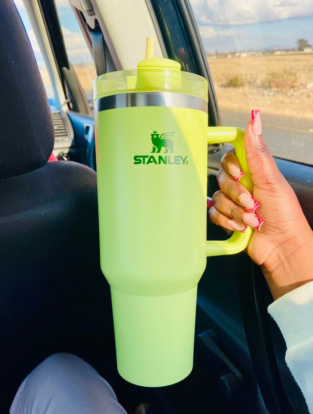 ماگ استنلی دسته دار اورجینال The Quencher H2.O FlowState™ Tumbler 40 oz دوجداره نی دار1.18 لیتر