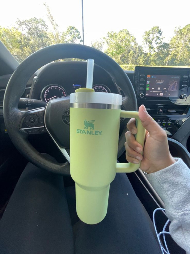 ماگ استنلی دسته دار اورجینال The Quencher H2.O FlowState™ Tumbler 40 oz دوجداره نی دار1.18 لیتر
